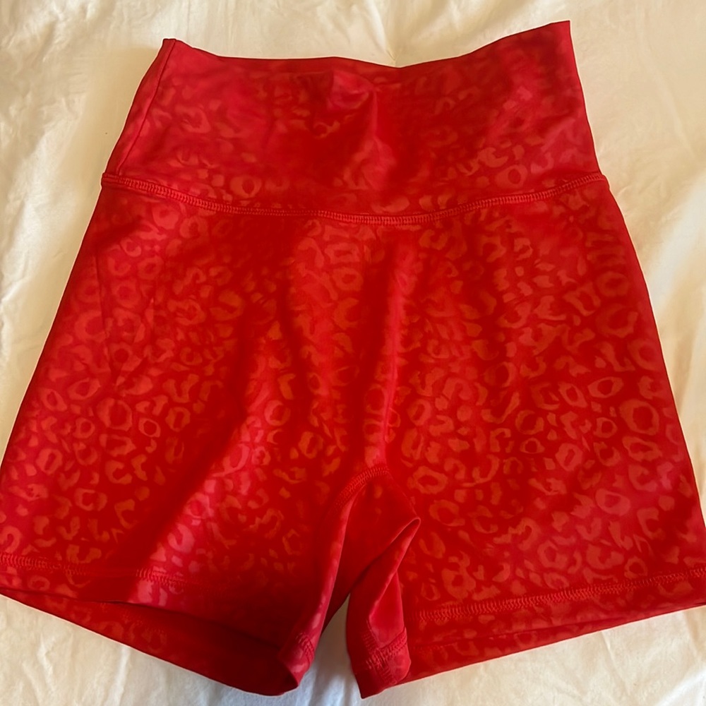 BUFF BUNNY REBEL SHORT